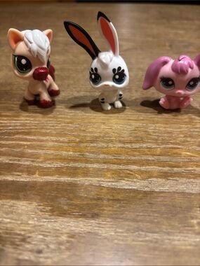 Littlest Pet Shop Mini Figure - White Bunny, Pink Puppy, Cream Horse